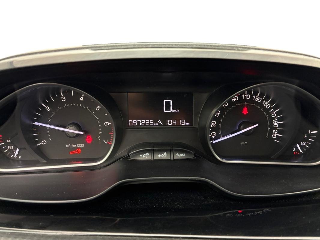 Peugeot 208 - Photo 12