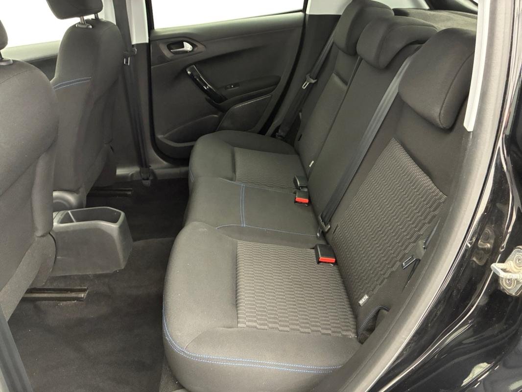 Peugeot 208 - Photo 14