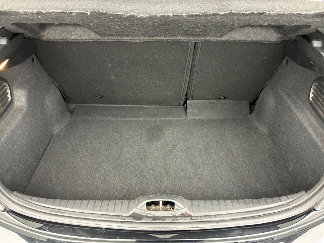 Peugeot 208 - Photo 15