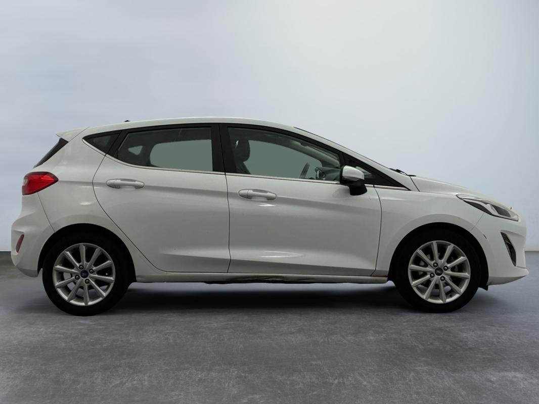 Ford Fiesta - Photo 6