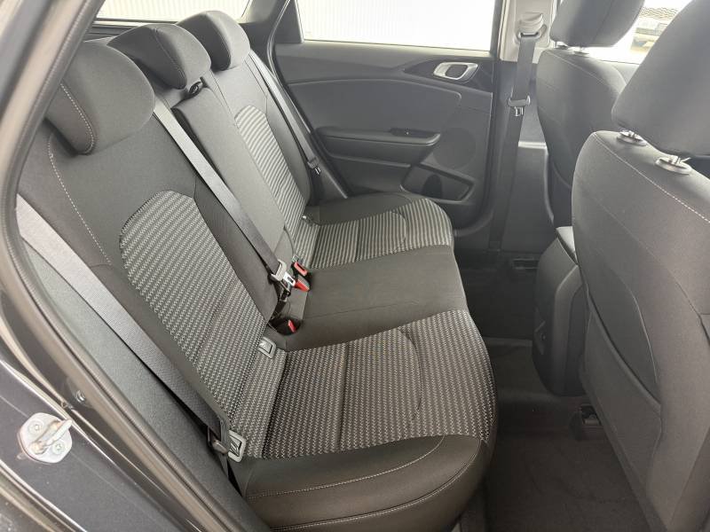 Kia CEED - Photo 21