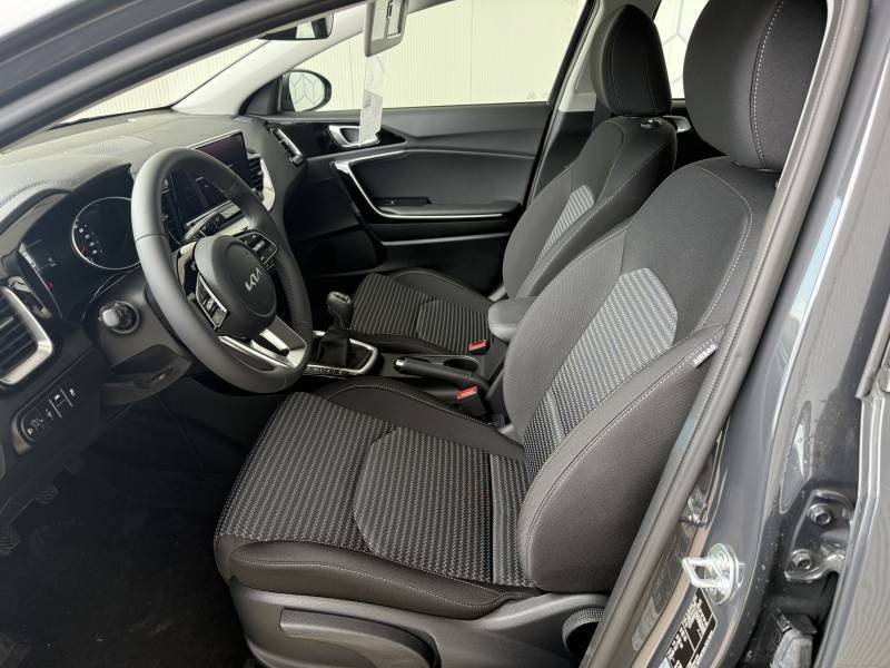Kia CEED - Photo 25