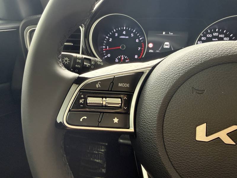 Kia CEED - Photo 32