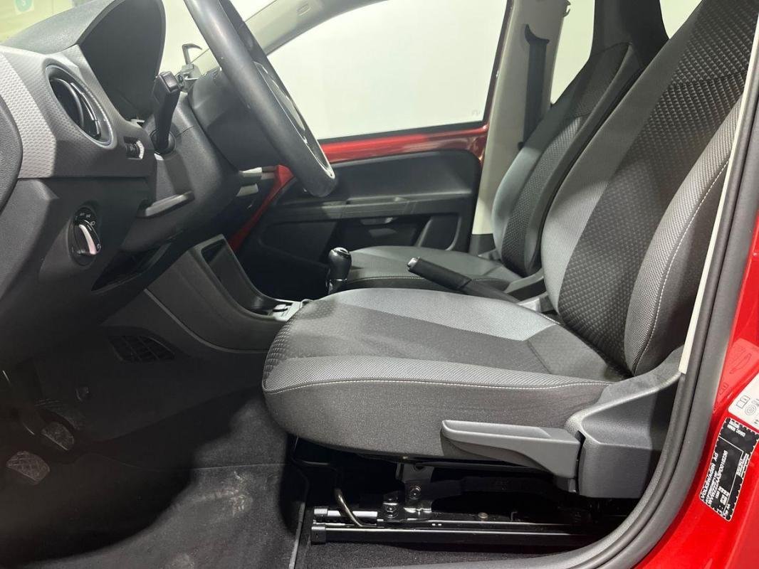 Volkswagen Up! - Photo 14