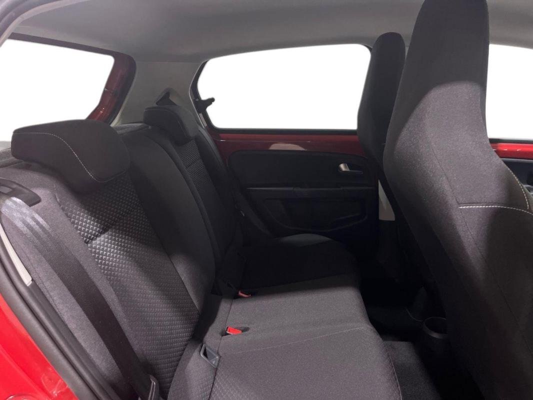 Volkswagen Up! - Photo 23