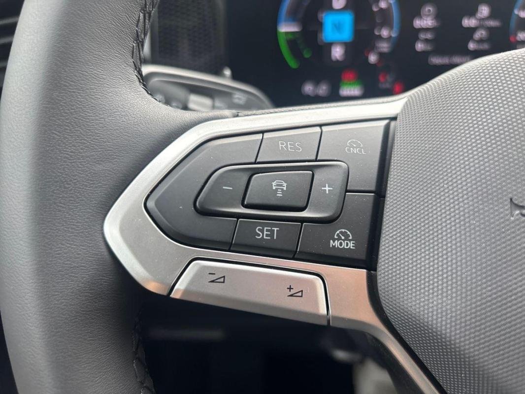 Volkswagen Tiguan - Photo 21