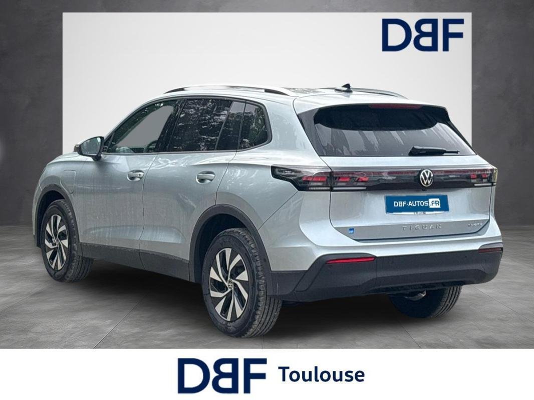 Volkswagen Tiguan - Photo 3