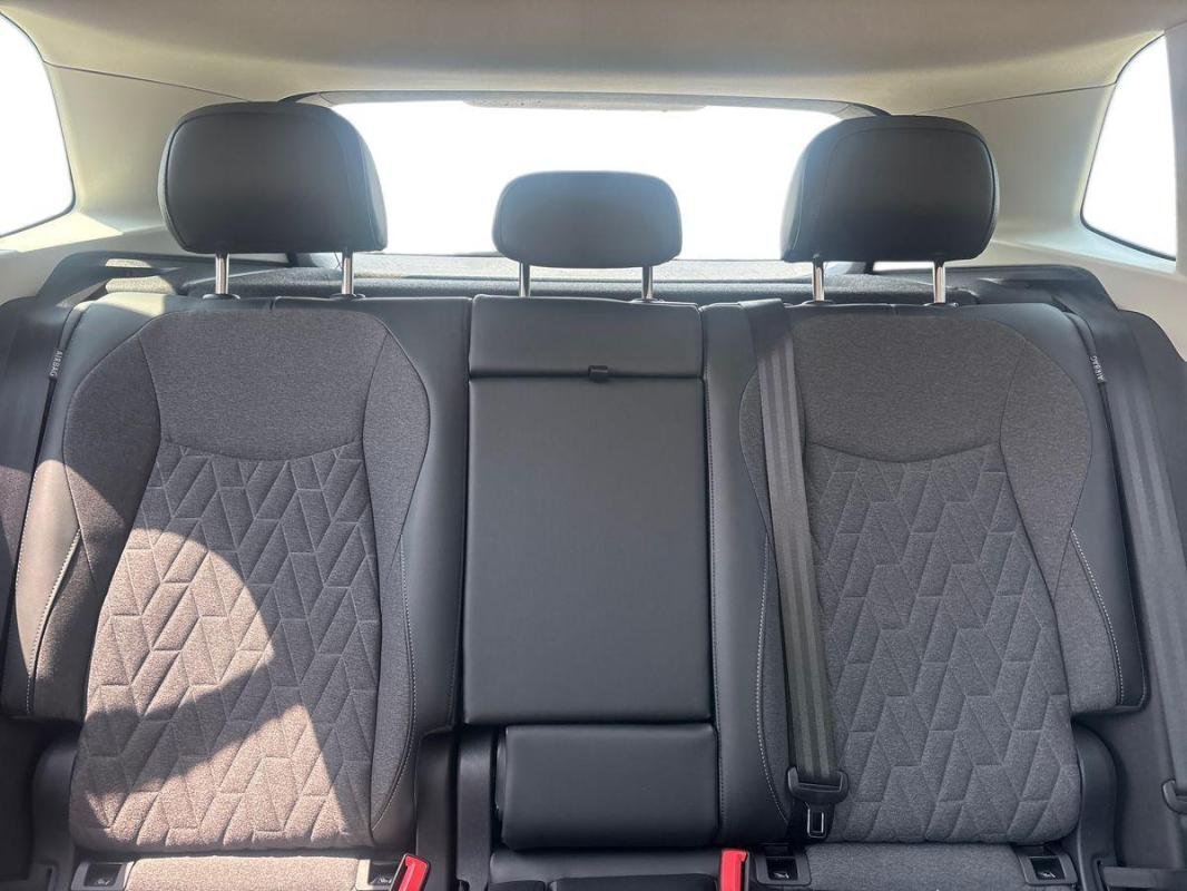 Volkswagen Tiguan - Photo 22