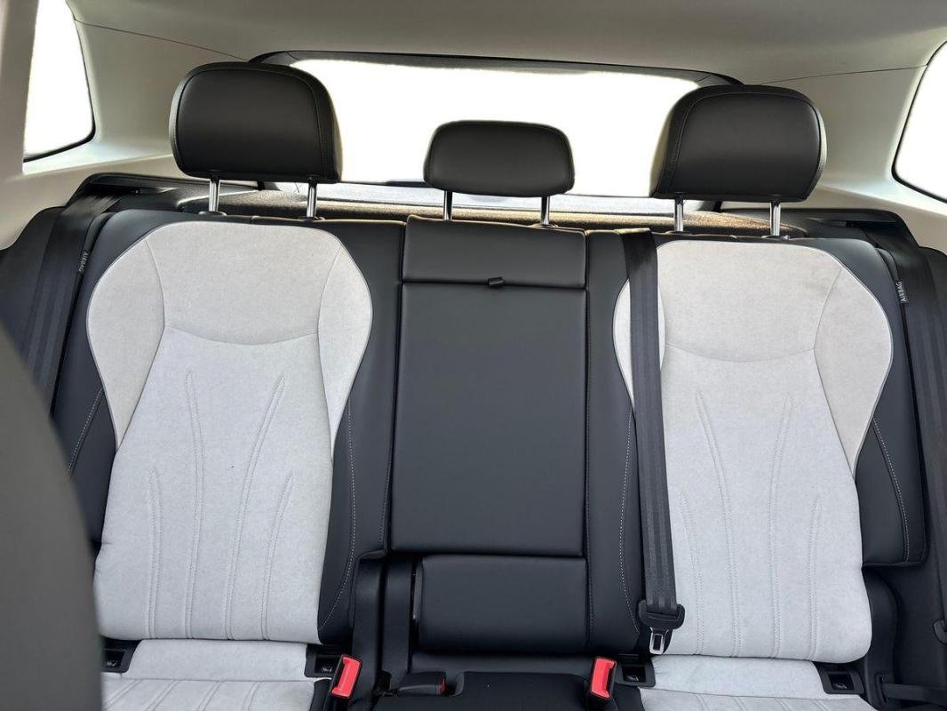 Volkswagen Tiguan - Photo 22