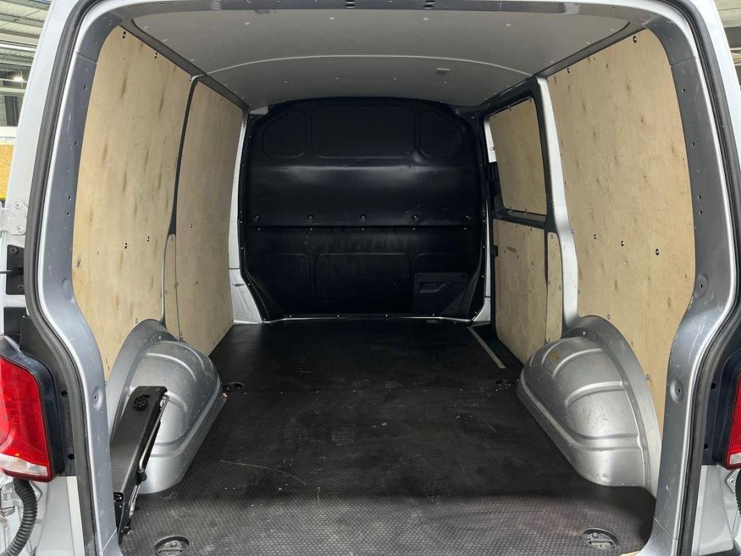 Volkswagen Transporter - Photo 31