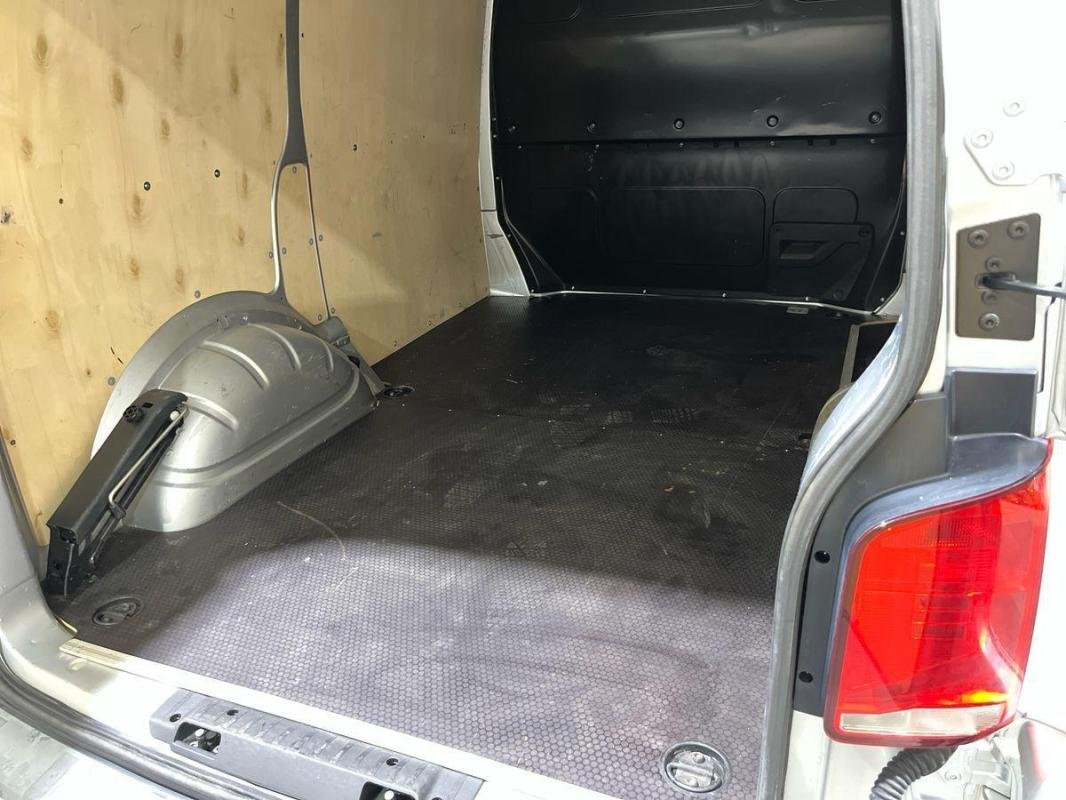 Volkswagen Transporter - Photo 32