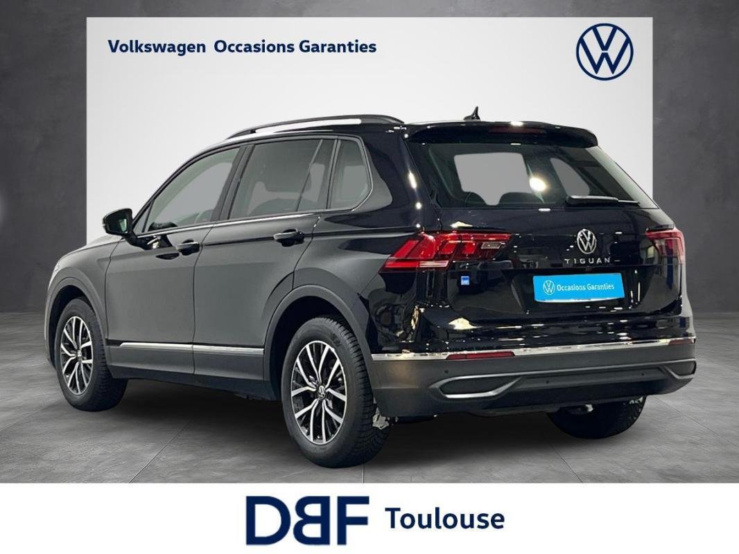 Volkswagen Tiguan - Photo 2