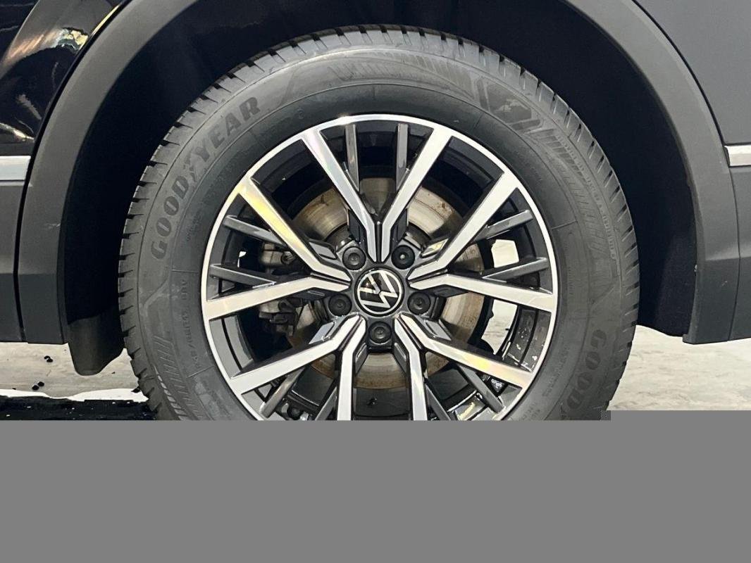 Volkswagen Tiguan - Photo 23