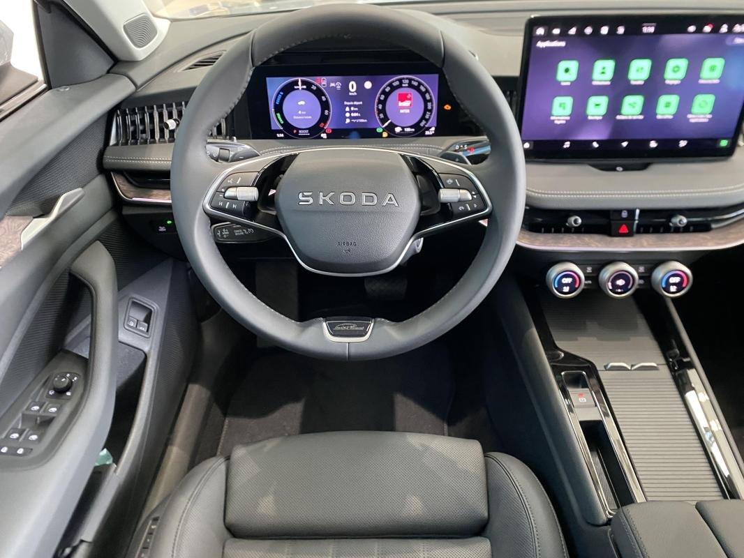 Skoda Superb Combi - Photo 13
