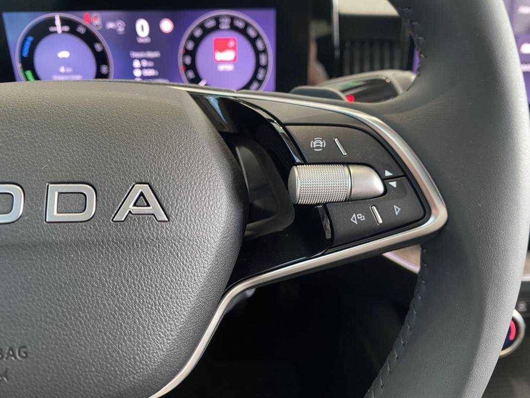 Skoda Superb Combi - Photo 16