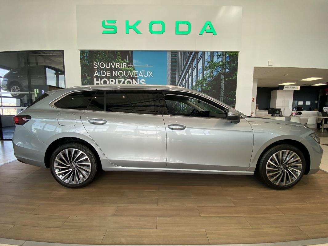 Skoda Superb Combi - Photo 4