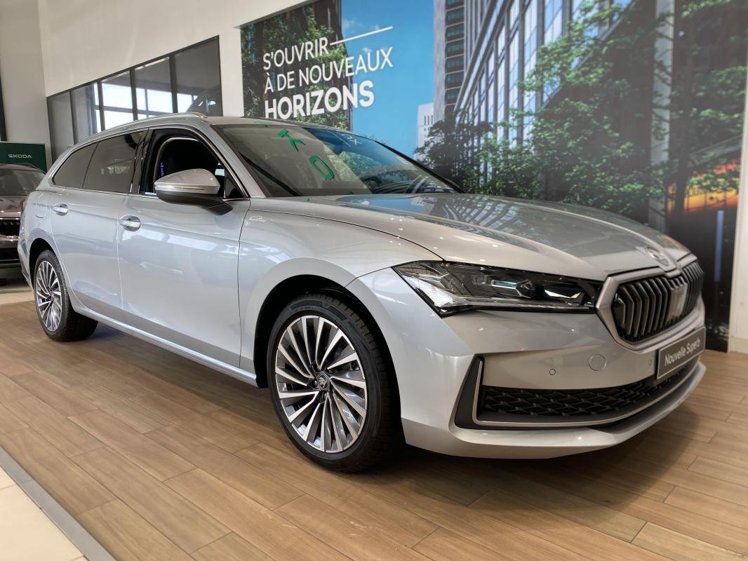 Skoda Superb Combi - Photo 5