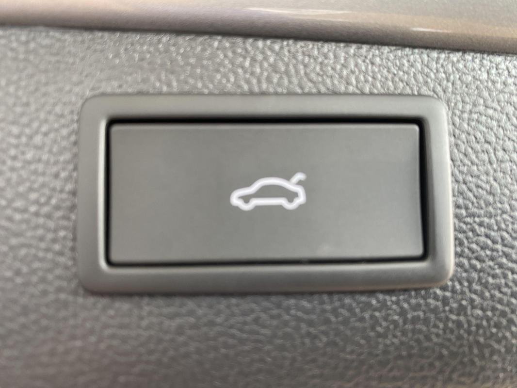 Skoda Superb Combi - Photo 9