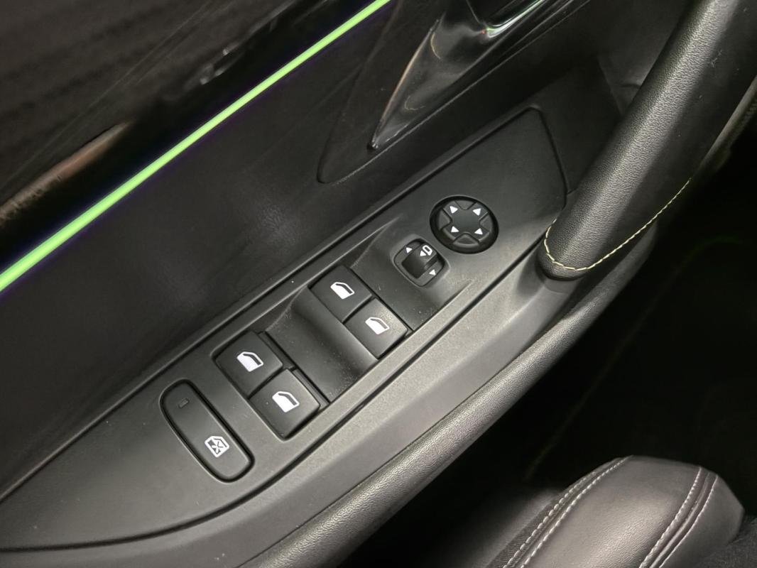 Peugeot 208 - Photo 17