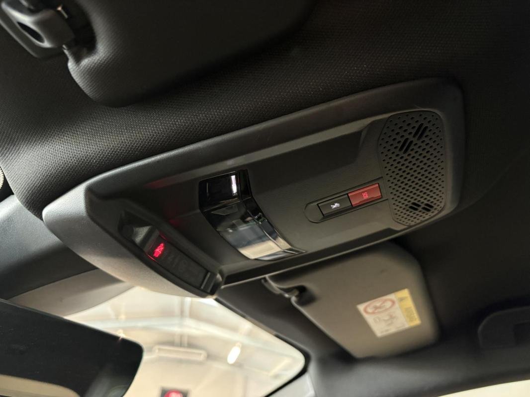 Peugeot 208 - Photo 35