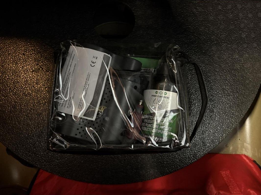Peugeot 208 - Photo 36