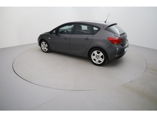 Opel Astra - Photo 4