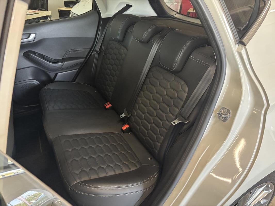 Ford Fiesta - Photo 11