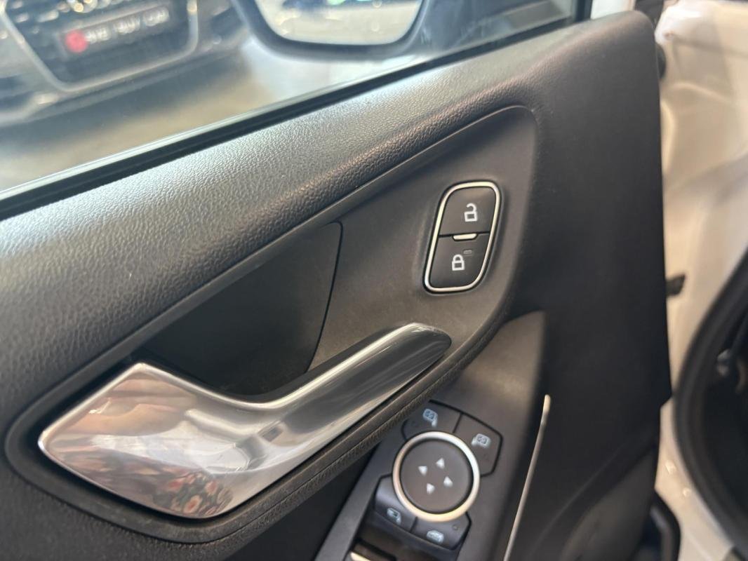 Ford Fiesta - Photo 14