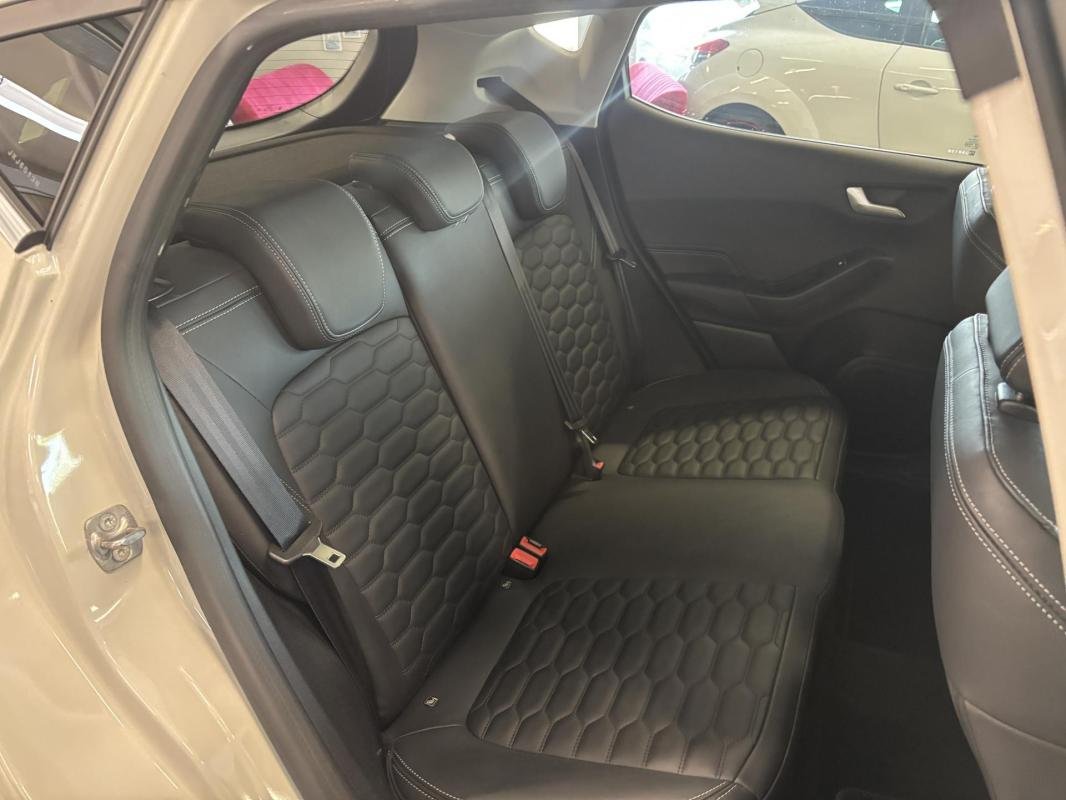 Ford Fiesta - Photo 10