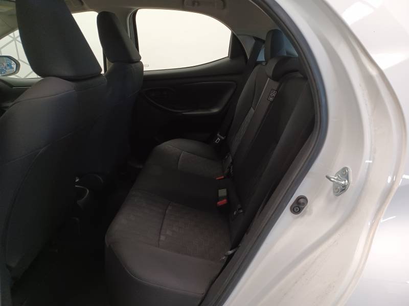 Toyota Yaris - Photo 12