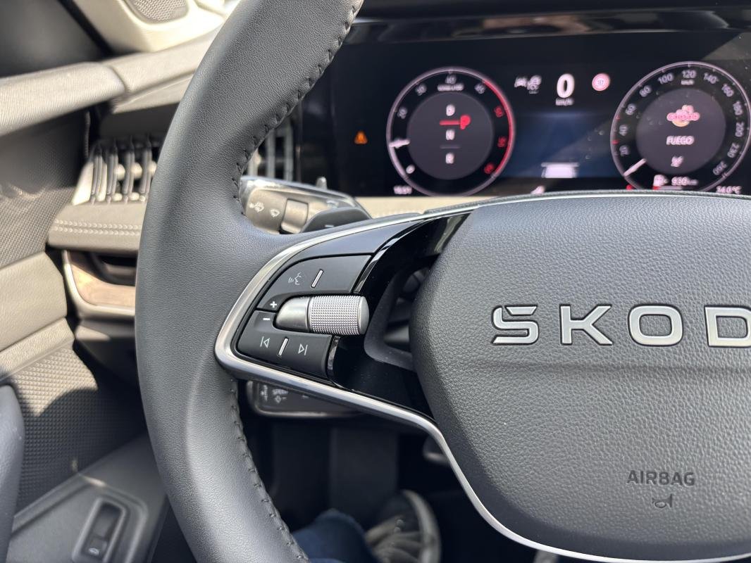 Skoda Superb Combi - Photo 15