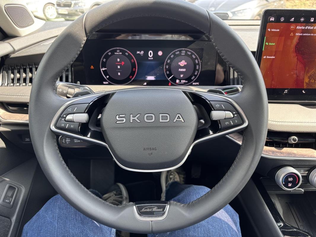 Skoda Superb Combi - Photo 17