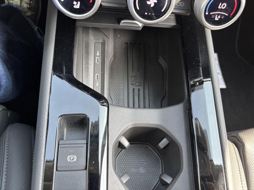 Skoda Superb Combi - Photo 24