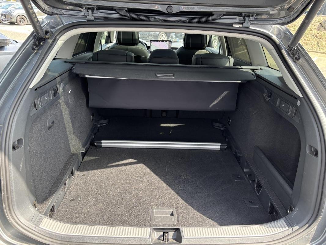 Skoda Superb Combi - Photo 26
