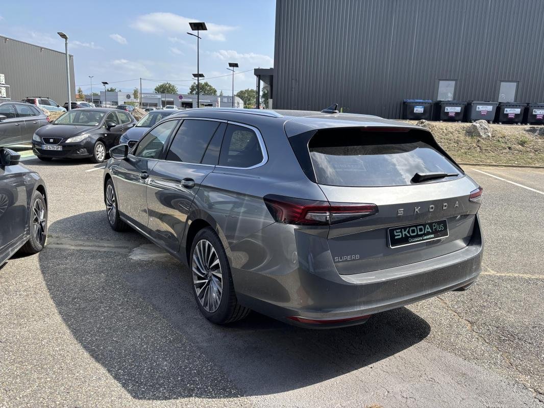 Skoda Superb Combi - Photo 3