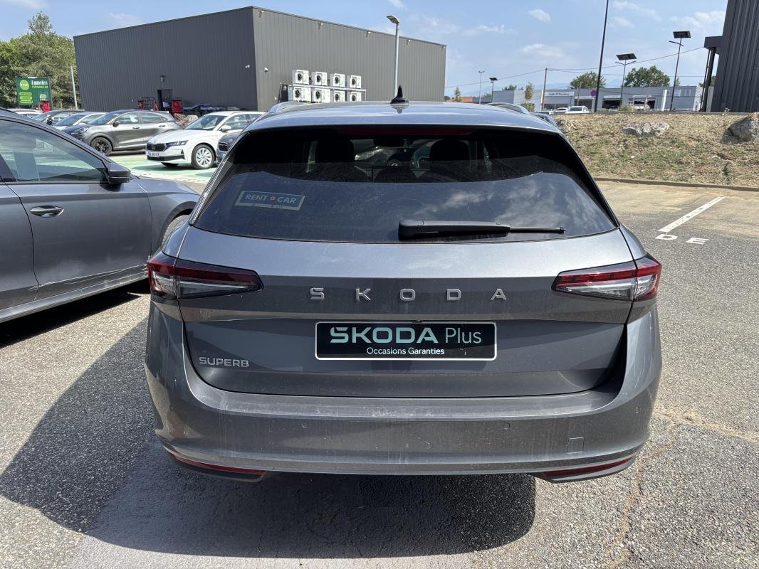 Skoda Superb Combi - Photo 4
