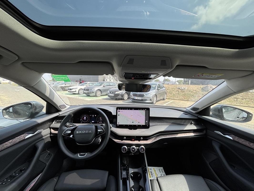 Skoda Superb Combi - Photo 9