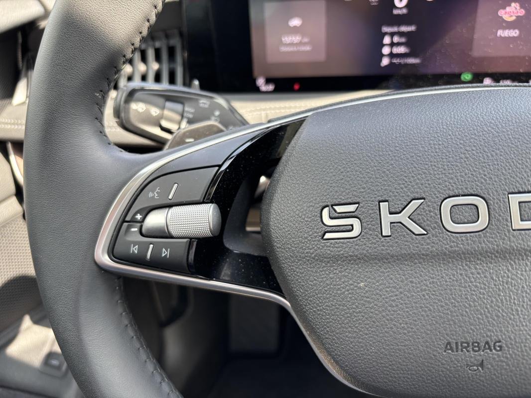 Skoda Superb Combi - Photo 15