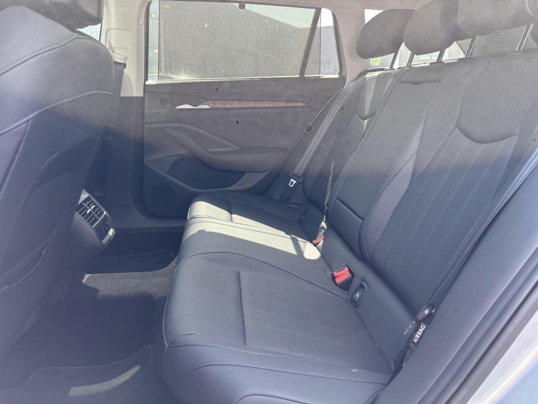 Skoda Superb Combi - Photo 28