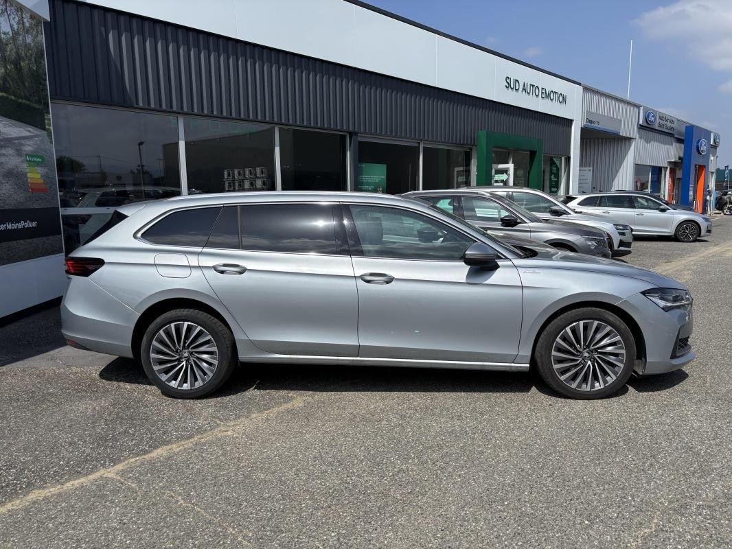 Skoda Superb Combi - Photo 6
