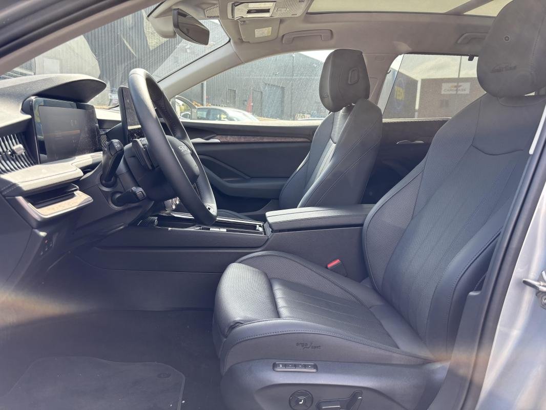 Skoda Superb Combi - Photo 10