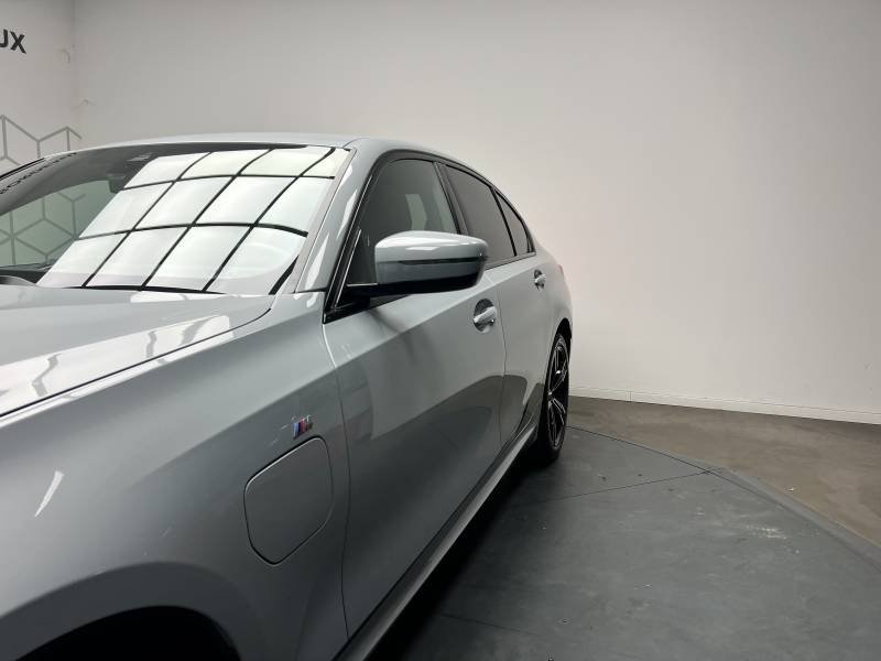 BMW Série 3 - Photo 14