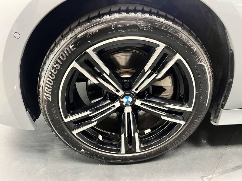 BMW Série 3 - Photo 16