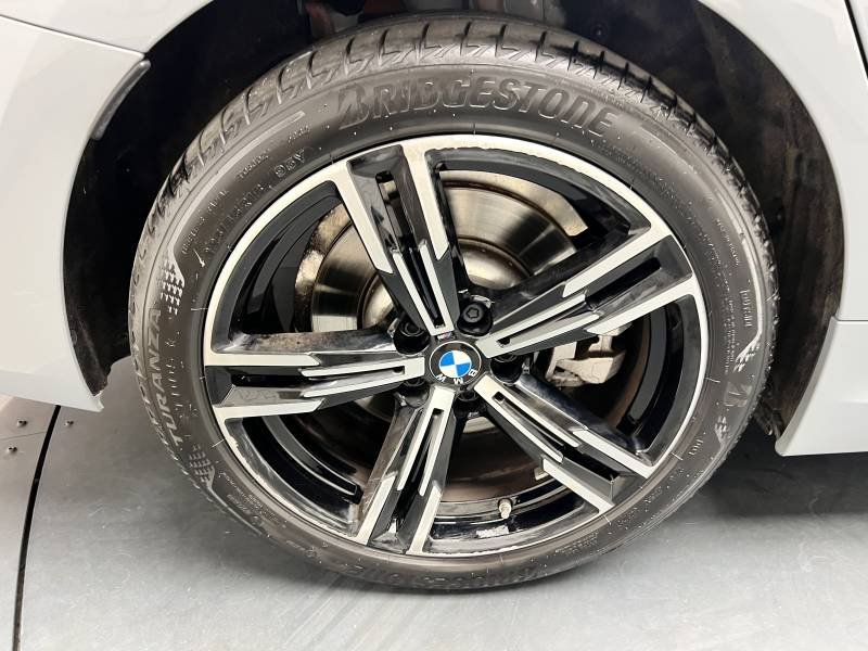 BMW Série 3 - Photo 18