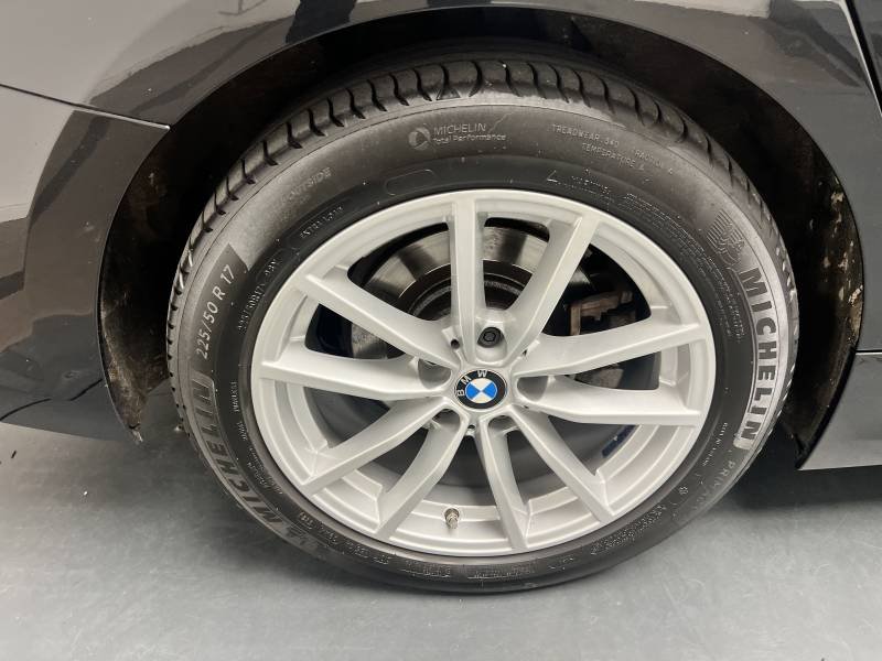 BMW Série 3 - Photo 17