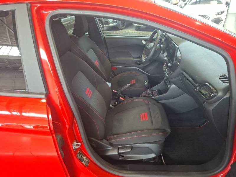 Ford Fiesta - Photo 12
