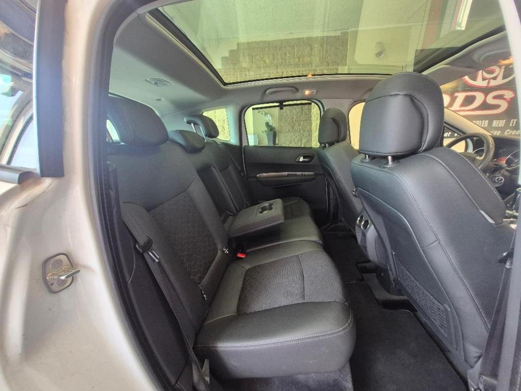 Peugeot 3008 - Photo 11