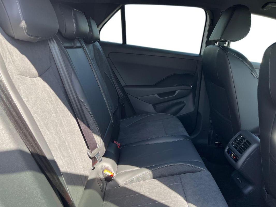 Volkswagen T-Roc - Photo 23