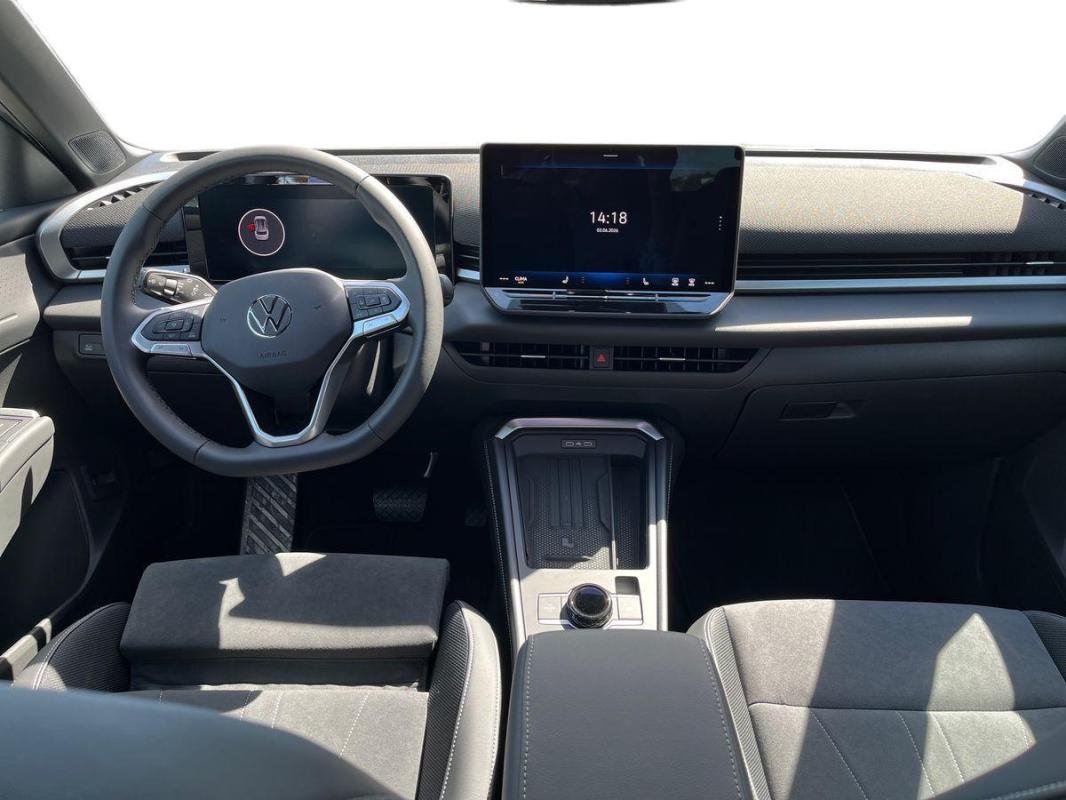 Volkswagen T-Roc - Photo 8