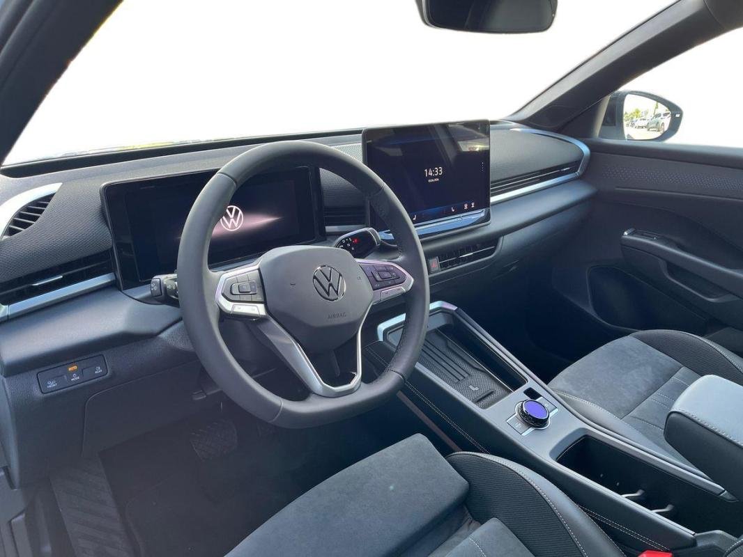 Volkswagen T-Roc - Photo 9